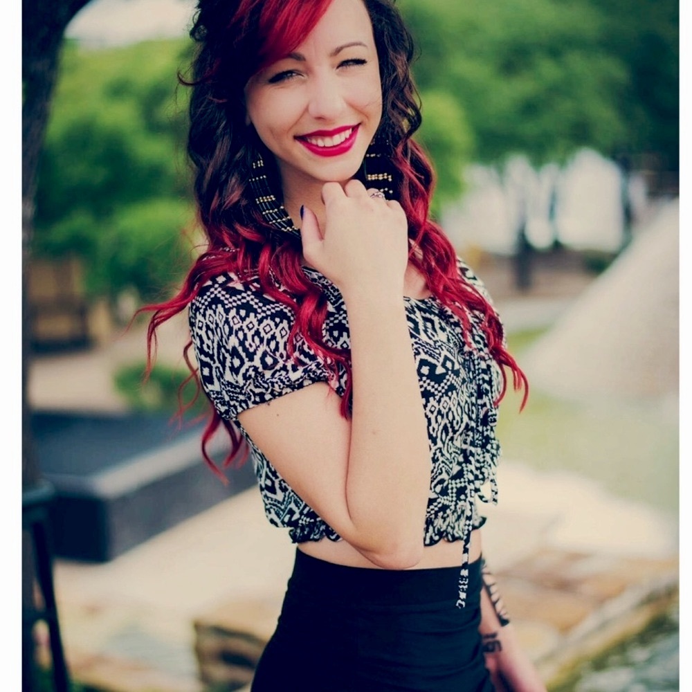 4/$15 Ella Blue Black and White Patterned Women's Crop Top